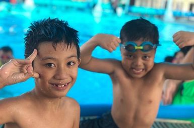 Lifeguard team sponsor swimming lessons for 11 kids